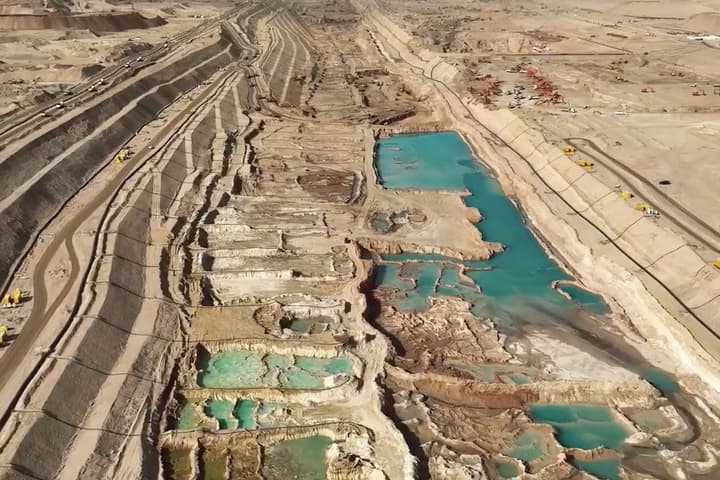 Once fully complete, the Line will take the form of a mirrored rectangular building stretching 170 km (105 miles) long in the Saudi Arabian desert