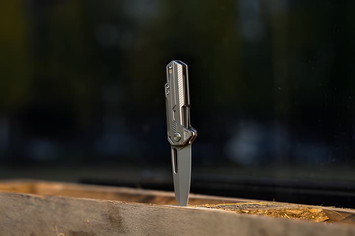 The curved blade of the NanoMax truly makes it stand out in the world of EDC knives