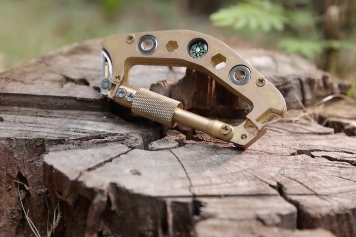 The AX02 EDC Carabiner tool is presently on Kickstarter